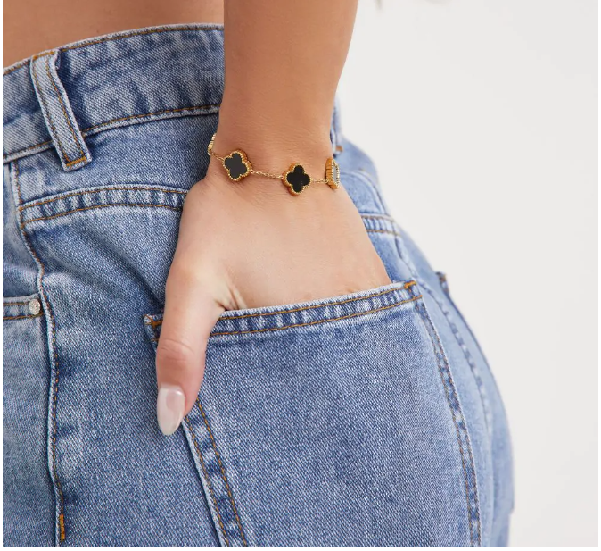 LIONA CLOVER BRACELET BLACK (VIP)